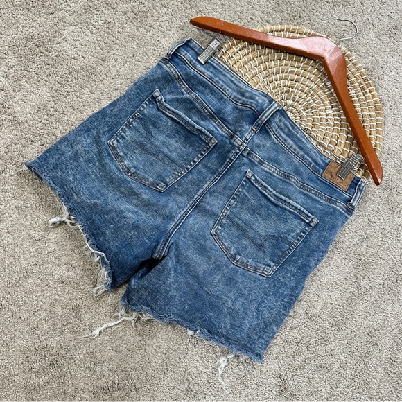 American Eagle Womens Next Level Stretch High Rise Shortie Distressed Size 14 - Picture 4 of 13